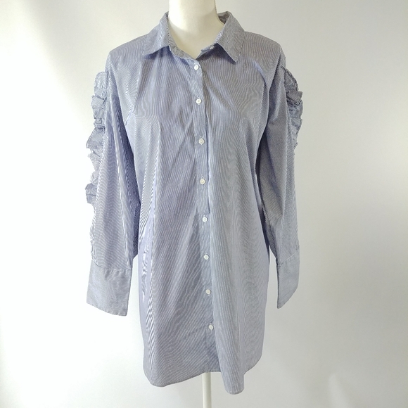 ✨3 for $30✨ NWOT Striped Stretch Button Down Top - Picture 5 of 11